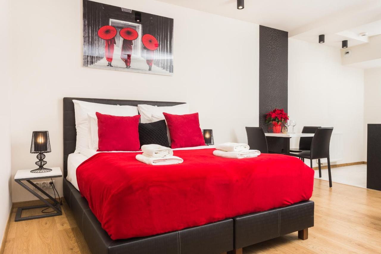 Inpoint Old Town Apartments Красков Екстериор снимка